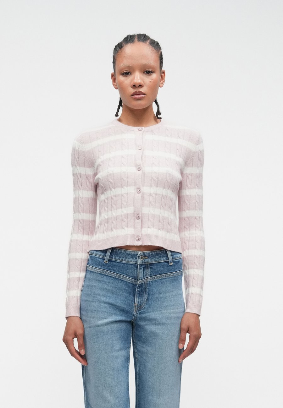 Кардиган ONLY ONLKATIA CABLE , Burnished Lilac/Mottled Lilac
Кардиган ONLY ONLKATIA CABLE , Burnished Lilac/Mottled Lilac