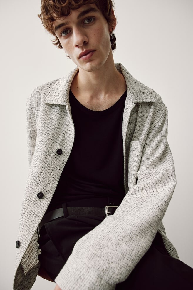 Куртка из блестящей структурированной ткани обычного кроя H&M, серый 
Куртка из блестящей структурированной ткани обычного кроя H&M, серый