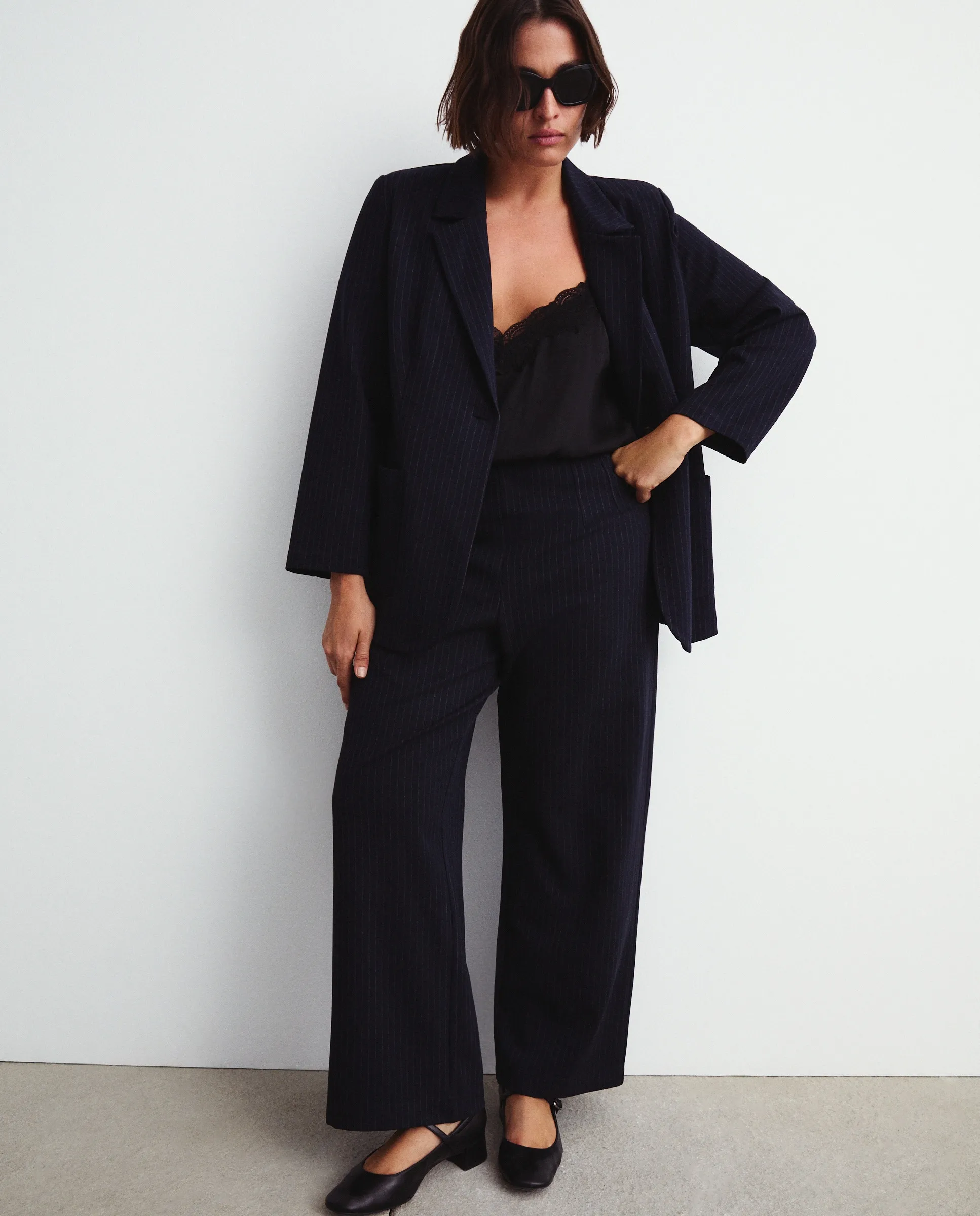 Пиджак в полоску дипломатический Couchel, серый
Пиджак в полоску дипломатический Couchel, серый