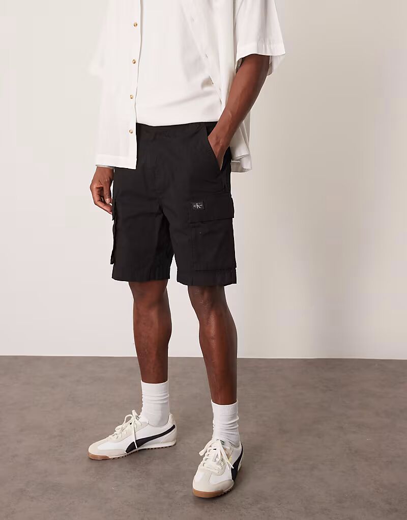 Шорты-карго Calvin Klein Jeans черного цвета
Шорты-карго Calvin Klein Jeans черного цвета