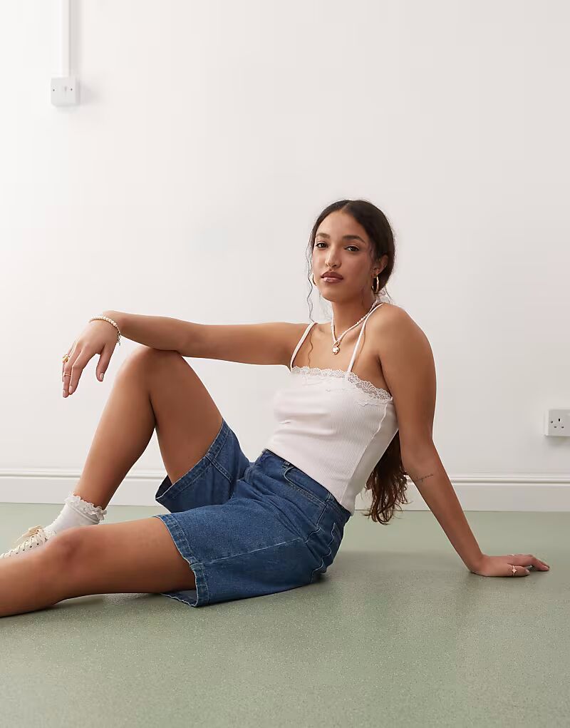 Шорты Miss Selfridge denim jort in mid wash
Шорты Miss Selfridge denim jort in mid wash