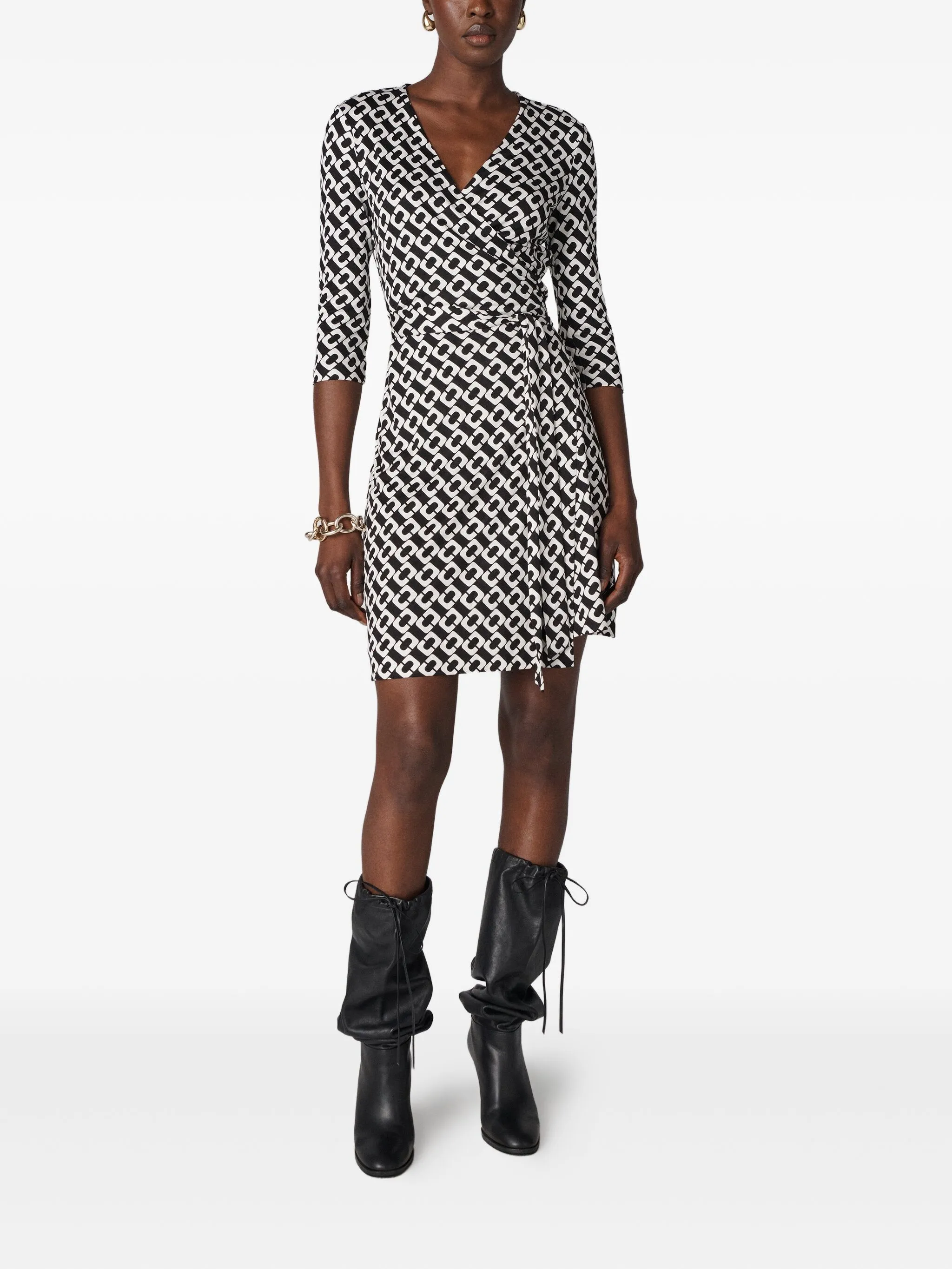 Платье мини Julian с запахом и принтом Dvf Diane Von Furstenberg, черный
Платье мини Julian с запахом и принтом Dvf Diane Von Furstenberg, черный