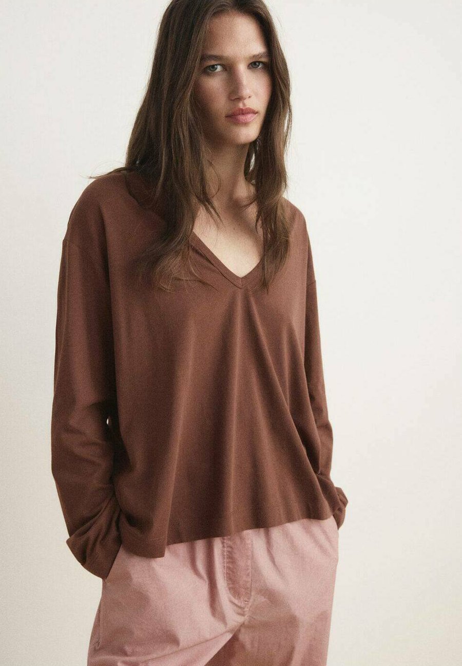 Толстовка Mango S DETAILY NA RUKÁVECH, Brown
Толстовка Mango S DETAILY NA RUKÁVECH, Brown