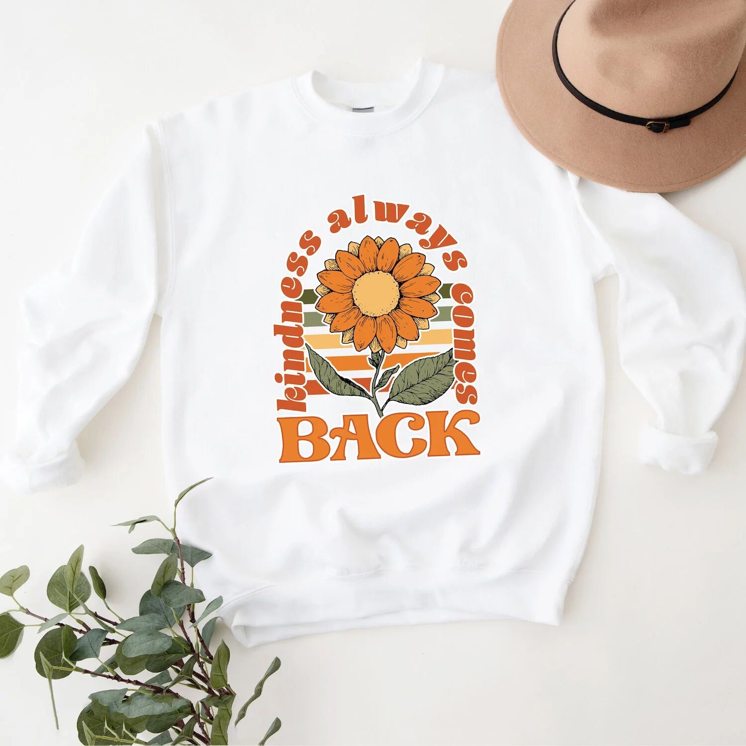 Доброта всегда возвращается. Толстовка с цветочным принтом в стиле ретро. Simply Sage Market
Доброта всегда возвращается. Толстовка с цветочным принтом в стиле ретро. Simply Sage Market