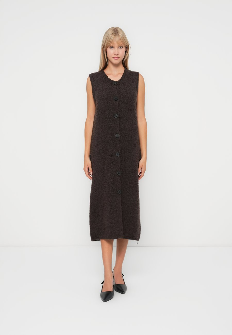 Платье Selected Femme SLFLELOU CARDIGAN DRESS, Dark Brown
Платье Selected Femme SLFLELOU CARDIGAN DRESS, Dark Brown
