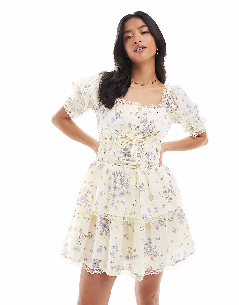 Корсетное мини-платье Miss Selfridge Petite с принтом в мелкий цвет
Корсетное мини-платье Miss Selfridge Petite с принтом в мелкий цвет