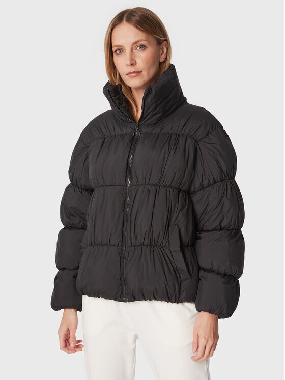 Пуховик свободного кроя Outhorn, черный
Пуховик свободного кроя Outhorn, черный