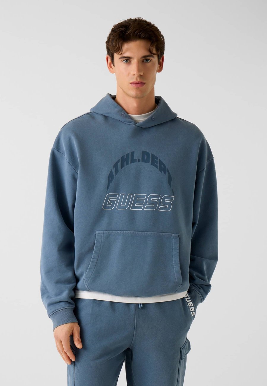 Худи Guess MIT KÄNGURUTASCHE, Mehrfarbig Grundton Blau/Blue
Худи Guess MIT KÄNGURUTASCHE, Mehrfarbig Grundton Blau/Blue