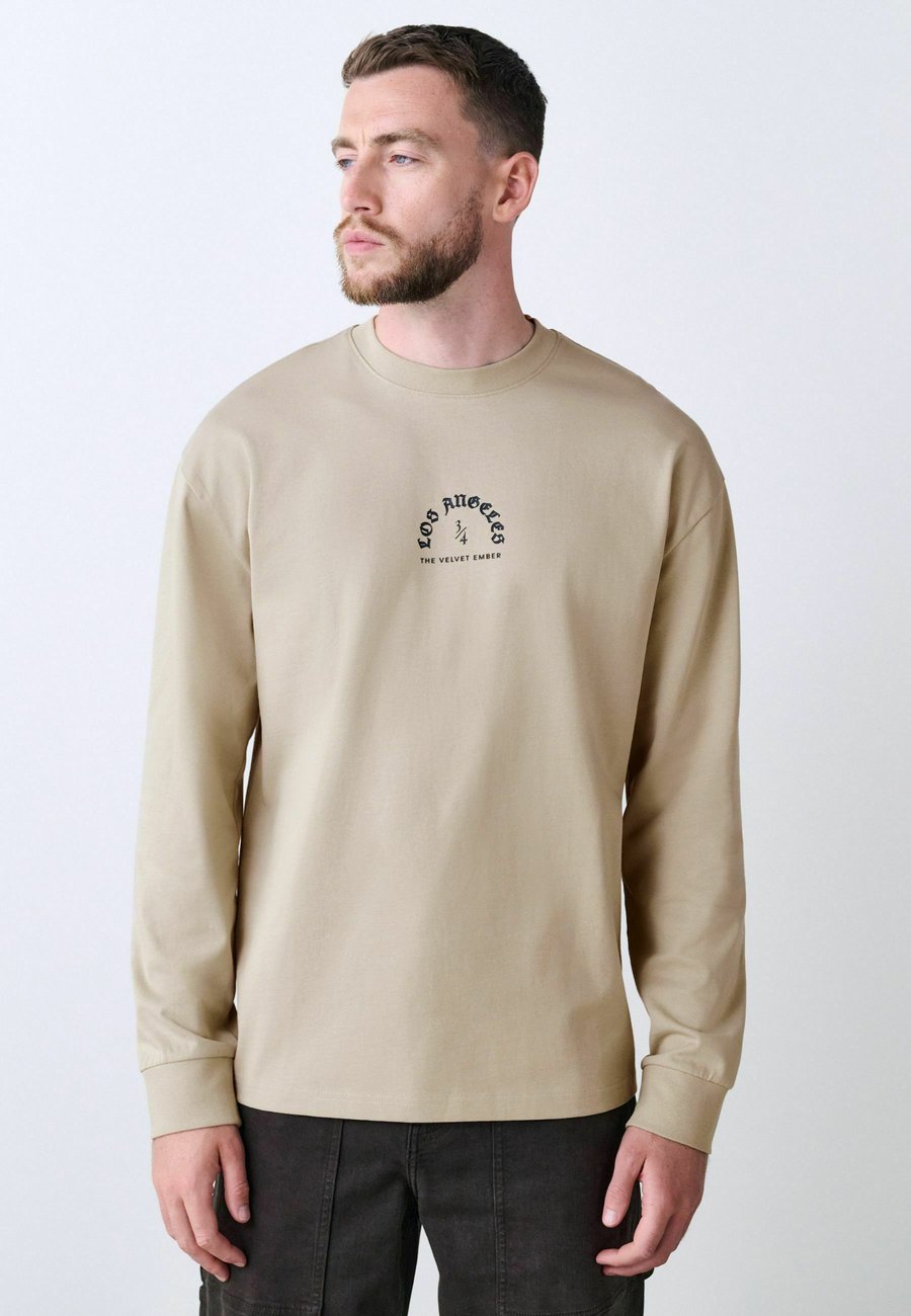 Топ Next REGULAR FIT GRAPHIC, Stone/Brown
Топ Next REGULAR FIT GRAPHIC, Stone/Brown