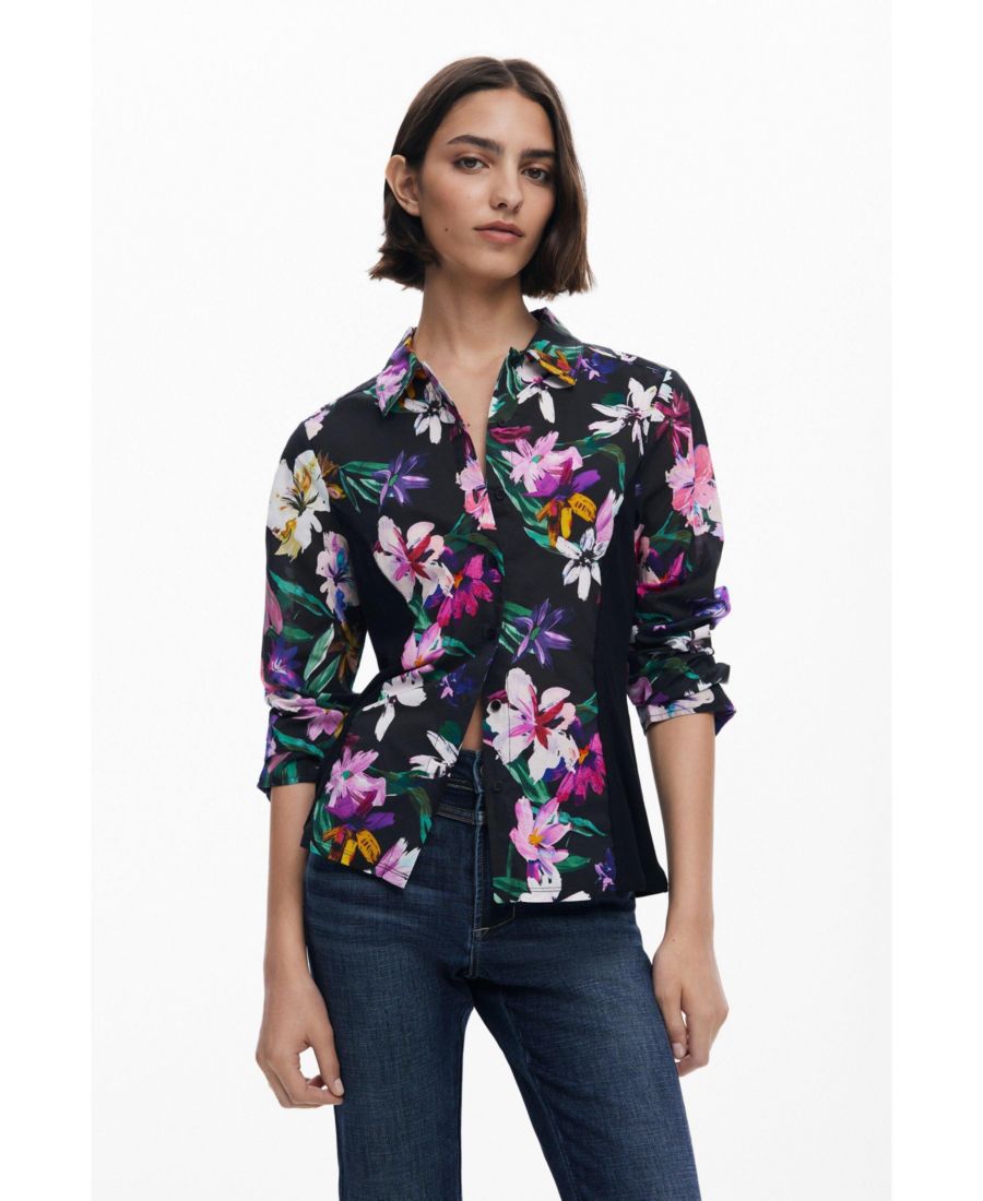 Женская рубашка с цветочным принтом и комбинированным силуэтом Desigual, Black
Женская рубашка с цветочным принтом и комбинированным силуэтом Desigual, Black