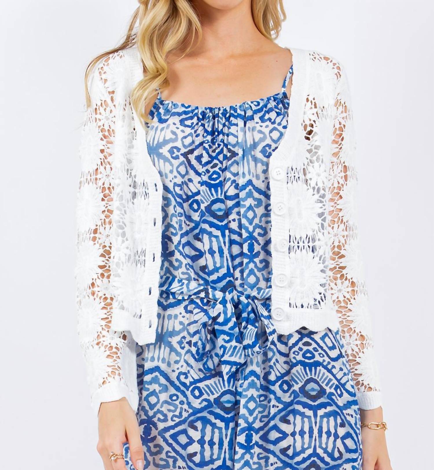 Белая укороченная кардиган с цветочным узором крючком PAPARAZZI
Белая укороченная кардиган с цветочным узором крючком PAPARAZZI