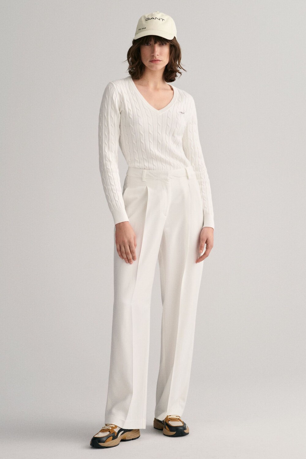 Хлопковый эластичный свитер с V-образным вырезом GANT
Хлопковый эластичный свитер с V-образным вырезом GANT