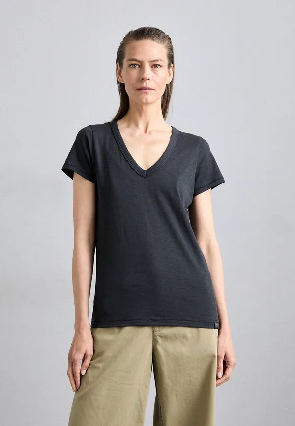 Базовая футболка vee Rag & Bone, Black, Белый, Базовая футболка vee Rag & Bone, Black
Базовая футболка vee Rag & Bone, Black, Белый, Базовая футболка vee Rag & Bone, Black