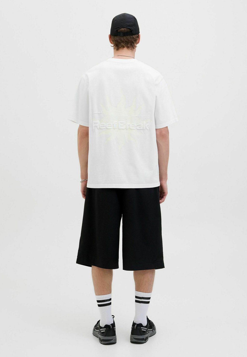 Футболка с принтом RUNDHALSAUSSCHNITT Jack & Jones, кремовый
Футболка с принтом RUNDHALSAUSSCHNITT Jack & Jones, кремовый