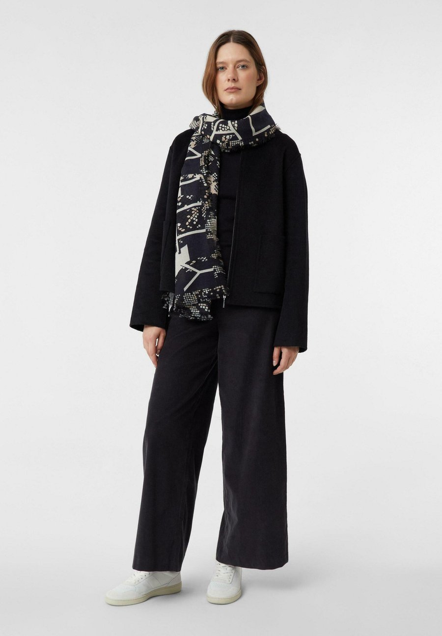 Шарф comma Scarf, Schwarz/Black
Шарф comma Scarf, Schwarz/Black