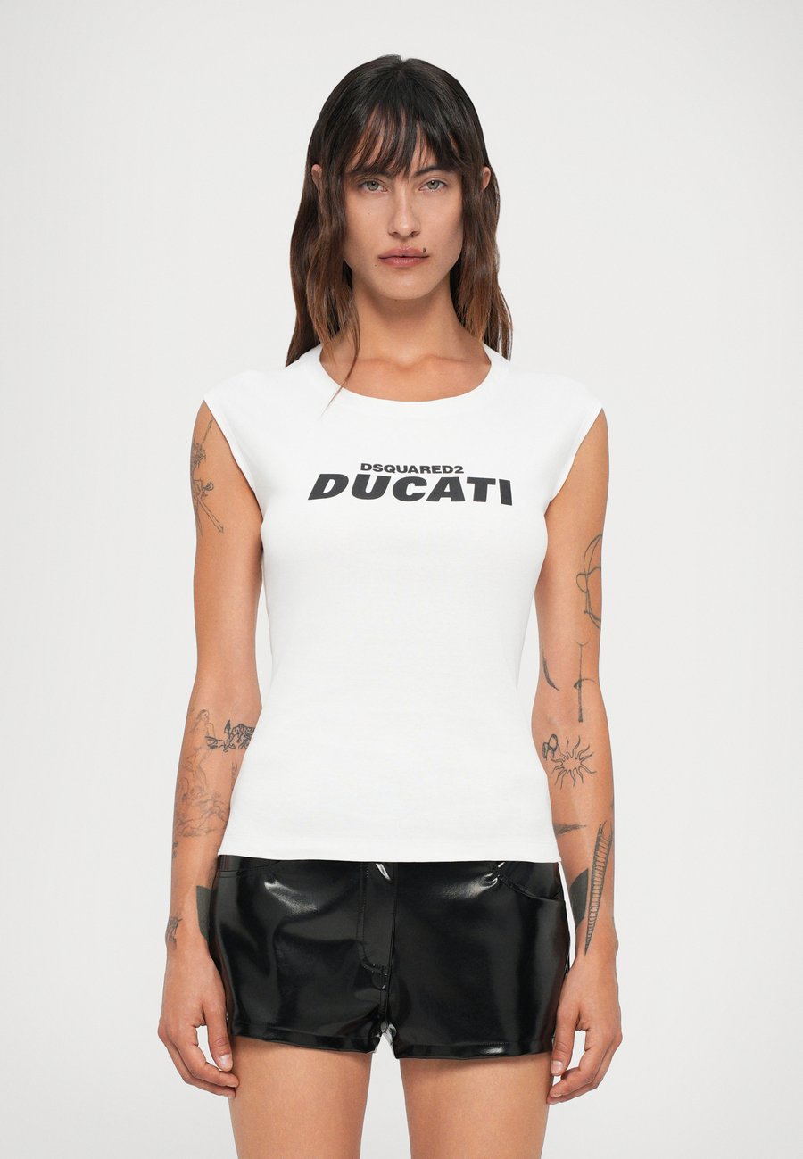 Футболка Dsquared2 DUCATI TEE, White/Black/White, Белый, Футболка Dsquared2 DUCATI TEE, White/Black/White
Футболка Dsquared2 DUCATI TEE, White/Black/White, Белый, Футболка Dsquared2 DUCATI TEE, White/Black/White