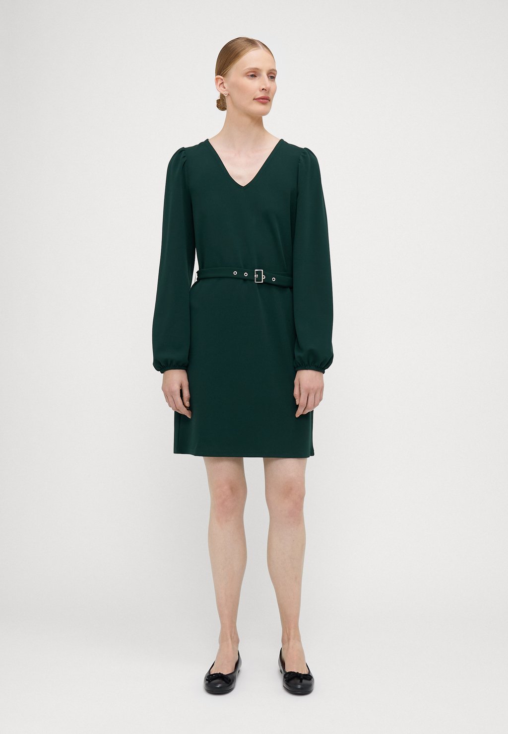 Платье из джерси VMALLISON V NECK SHORT DRESS Vero Moda Tall, темно-зеленый
Платье из джерси VMALLISON V NECK SHORT DRESS Vero Moda Tall, темно-зеленый