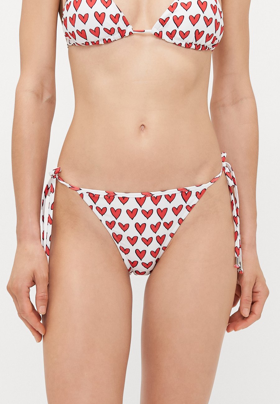 Низ бикини MOSCHINO SWIM SIDE TIE BRIEF, White/Red/White
Низ бикини MOSCHINO SWIM SIDE TIE BRIEF, White/Red/White