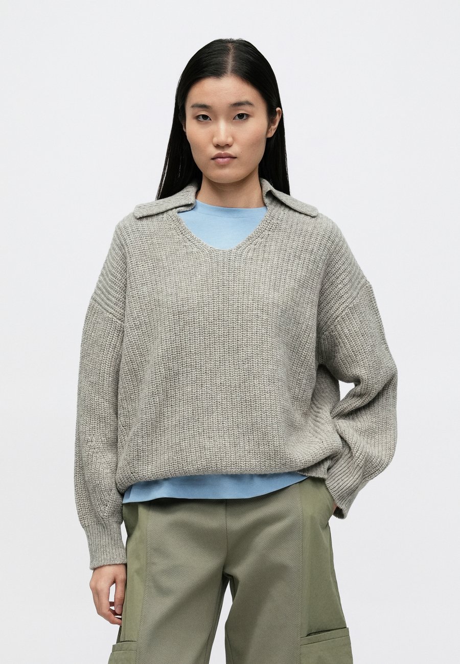 Джемпер MAX&Co. MCOEDERE , Sand/Light Grey
Джемпер MAX&Co. MCOEDERE , Sand/Light Grey