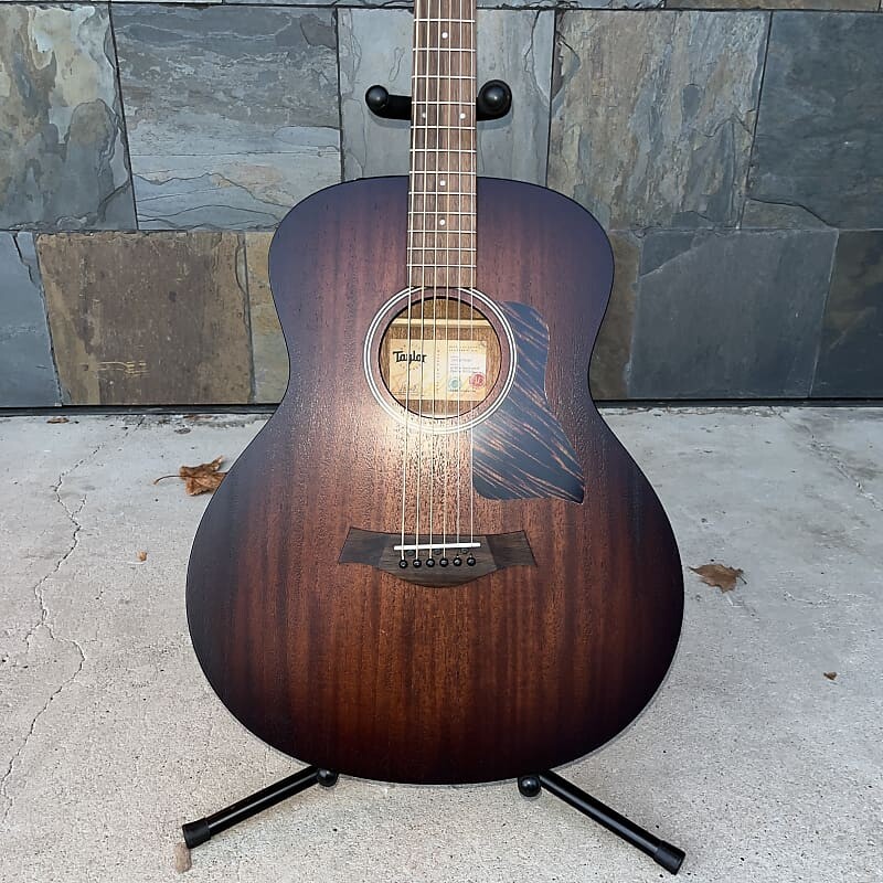 Акустическая гитара Taylor AD26e American Dream Baritone Acoustic Guitar
Акустическая гитара Taylor AD26e American Dream Baritone Acoustic Guitar