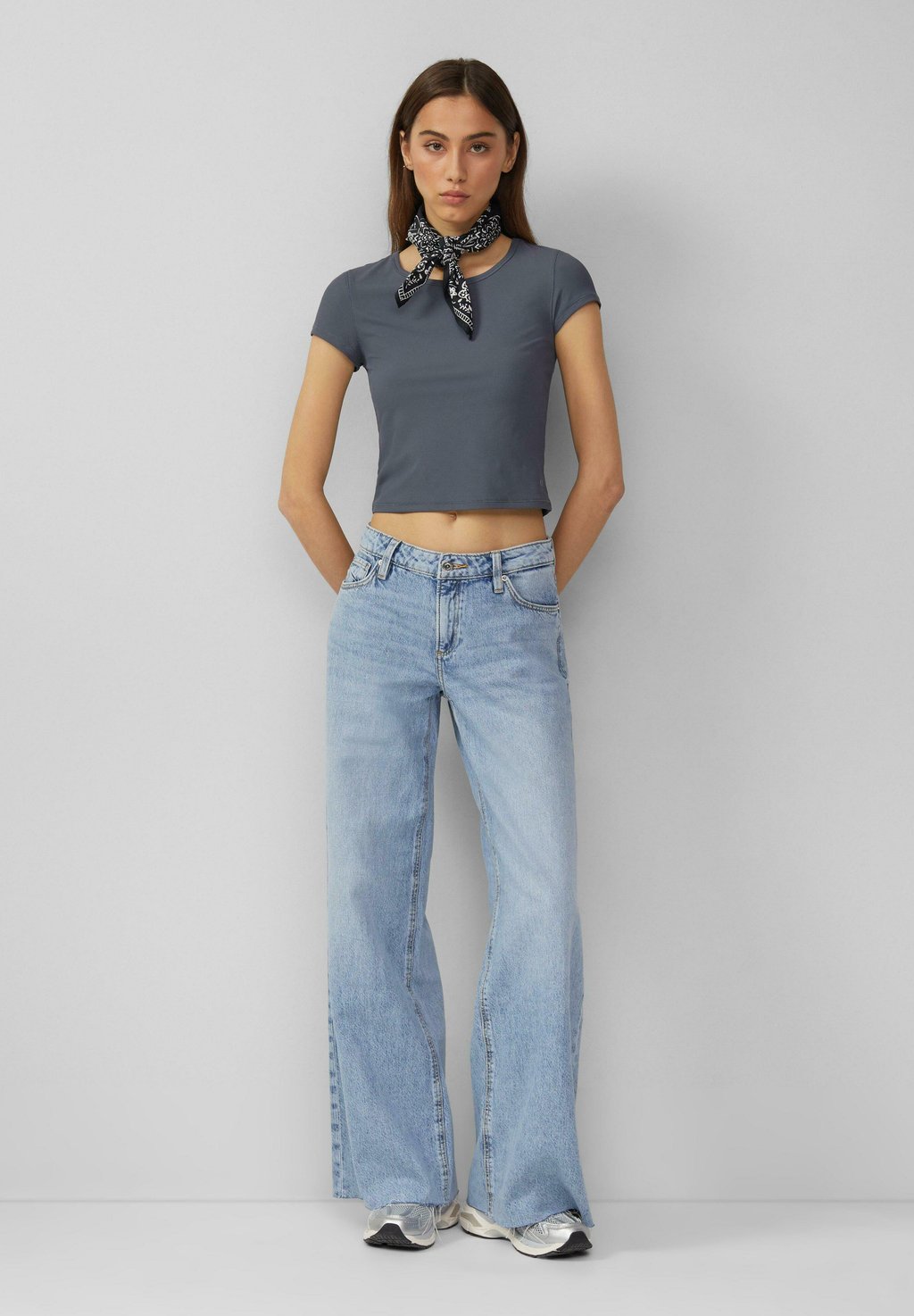 Базовая футболка VERKÜRZTES X VANESSA MAI QS, антрацит
Базовая футболка VERKÜRZTES X VANESSA MAI QS, антрацит