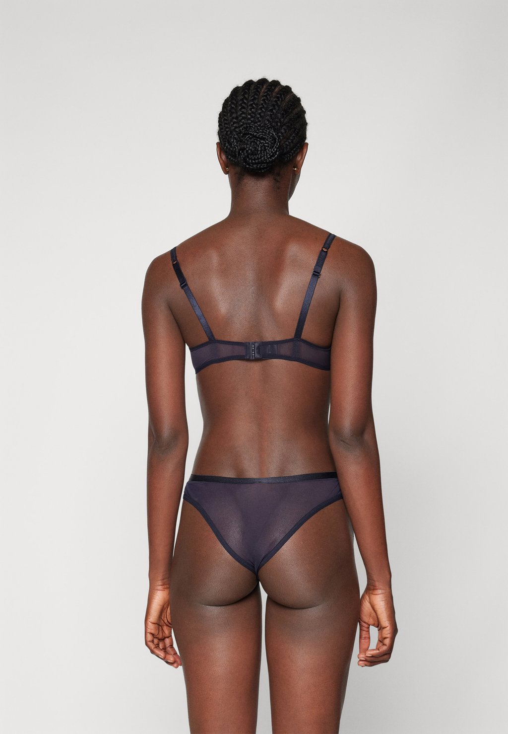 Бюстгальтер на косточках DELIGHTFUL SPOTLIGHT Triumph, темно-синий
Бюстгальтер на косточках DELIGHTFUL SPOTLIGHT Triumph, темно-синий