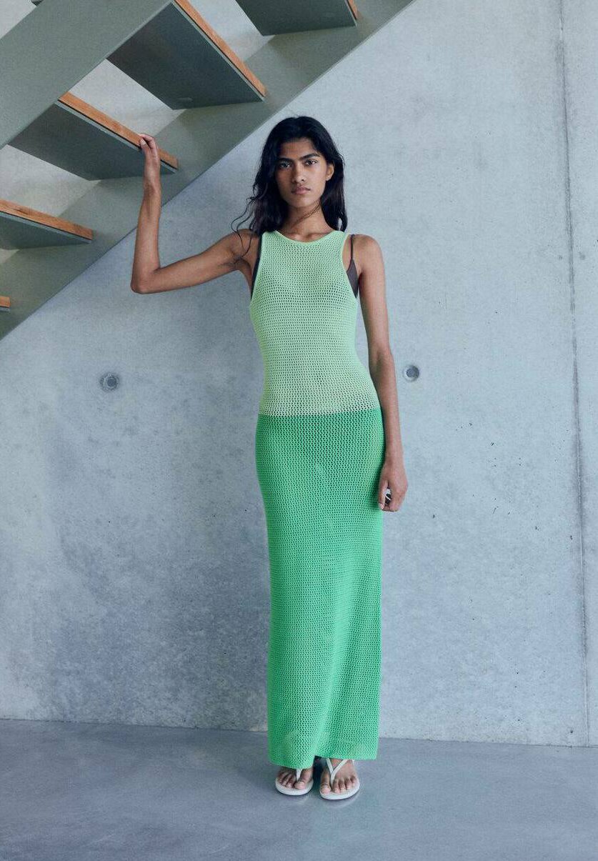 Платье-джемпер ZWEIFARBIGES LANGES - Maxi dress Mango, зеленый
Платье-джемпер ZWEIFARBIGES LANGES - Maxi dress Mango, зеленый