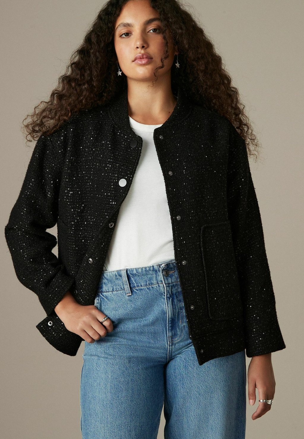 Куртка-бомбер SEQUIN Next, черный
Куртка-бомбер SEQUIN Next, черный