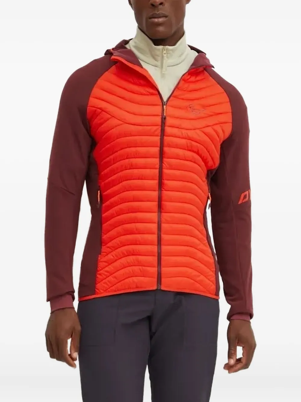 Стеганая куртка с капюшоном DYNAFIT
Стеганая куртка с капюшоном DYNAFIT