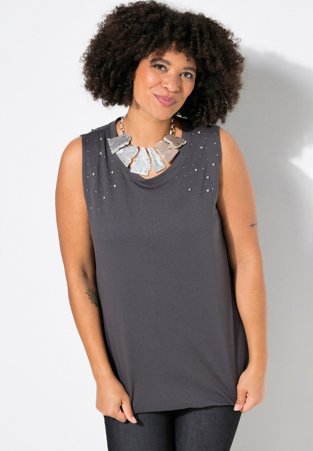 Топ SCHULTER-ZIERSTEINCHEN Angel of Style, серый
Топ SCHULTER-ZIERSTEINCHEN Angel of Style, серый