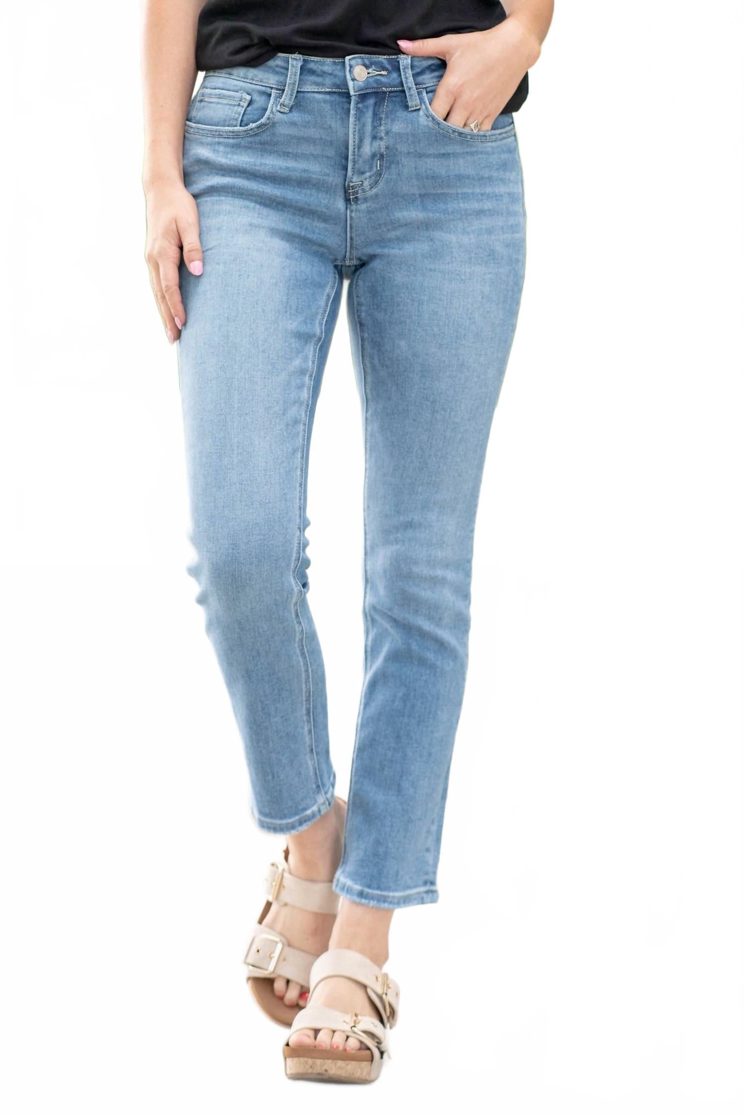 Безопасные средне-посаженные узкие укороченные прямые джинсы в среднем голубом оттенке LOVERVET
Безопасные средне-посаженные узкие укороченные прямые джинсы в среднем голубом оттенке LOVERVET