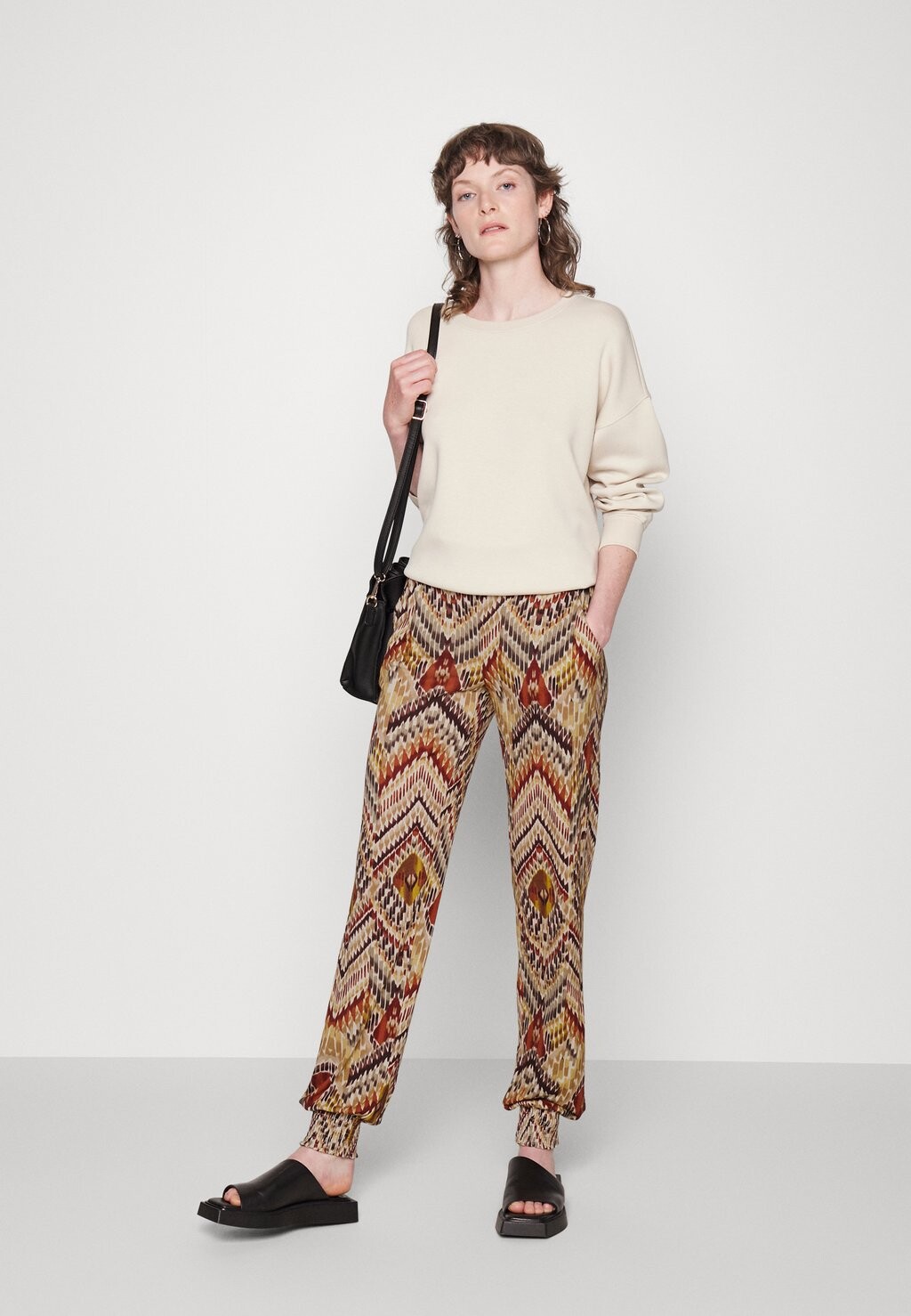 Брюки KELIM LASCANA, бежевый
Брюки KELIM LASCANA, бежевый