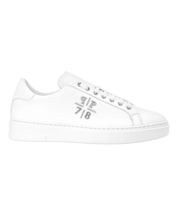 Низкие кроссовки из кожи наппа Philipp Plein, белый
Низкие кроссовки из кожи наппа Philipp Plein, белый