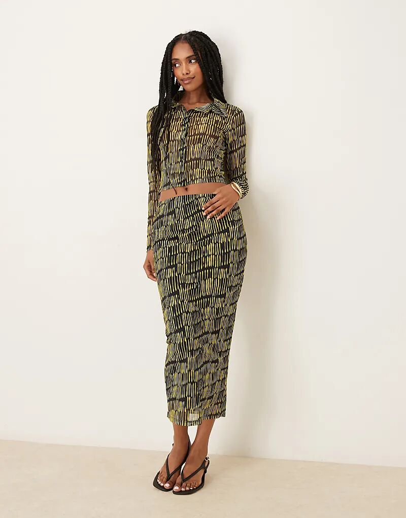 Юбка-карандаш Collective The Label из сетки в желтую полоску
Юбка-карандаш Collective The Label из сетки в желтую полоску