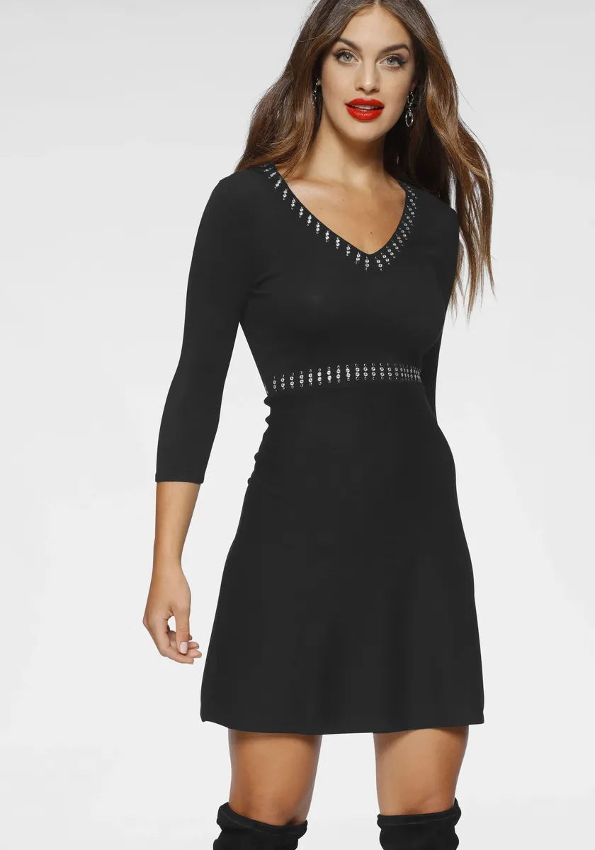 Трикотажное платье Melrose с расклешенной юбкой и декоративными заклепками, черный
Трикотажное платье Melrose с расклешенной юбкой и декоративными заклепками, черный