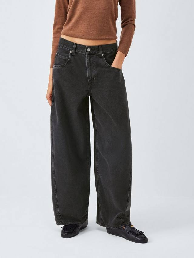 Джинсы Mid Rise с супер мешковатым кроем Barrel Leg Levi's, Open Mind
Джинсы Mid Rise с супер мешковатым кроем Barrel Leg Levi's, Open Mind