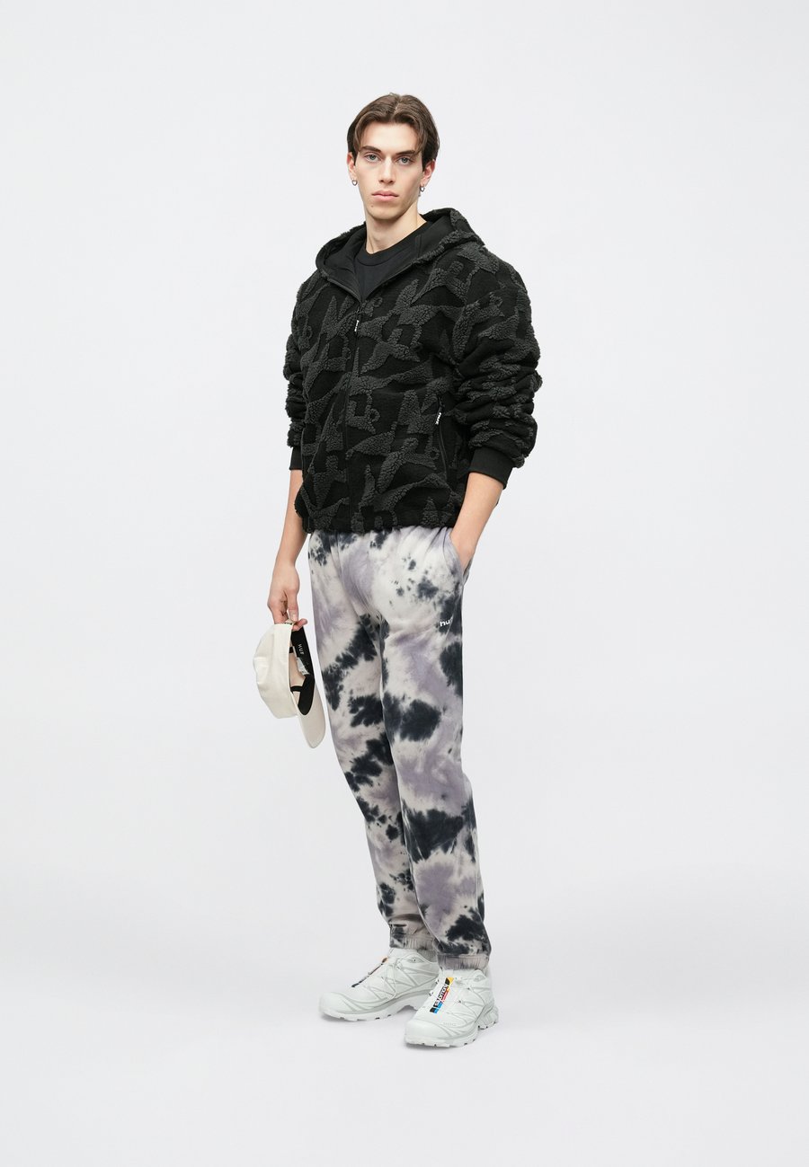Флисовая куртка HUF STAR REPEAT JACKET UNISEX, Black
Флисовая куртка HUF STAR REPEAT JACKET UNISEX, Black