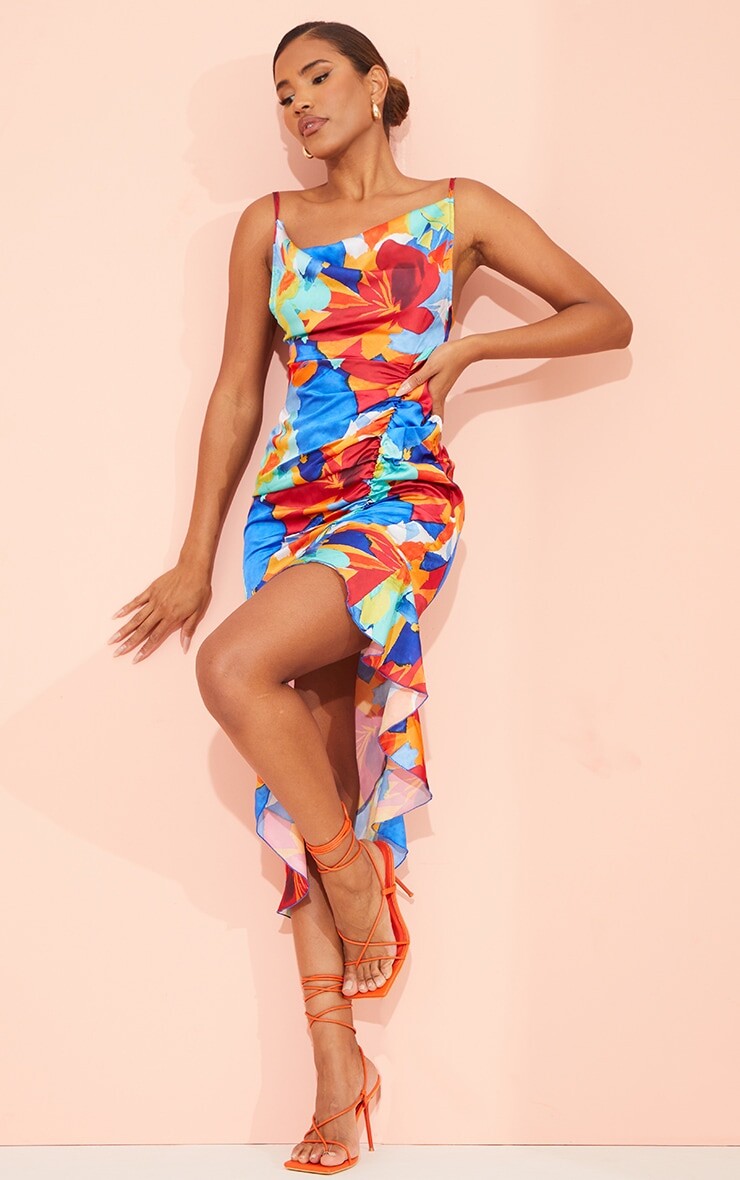 PrettyLittleThing Атласное платье макси с рюшами и рюшами и разноцветным абстрактным принтом
PrettyLittleThing Атласное платье макси с рюшами и рюшами и разноцветным абстрактным принтом