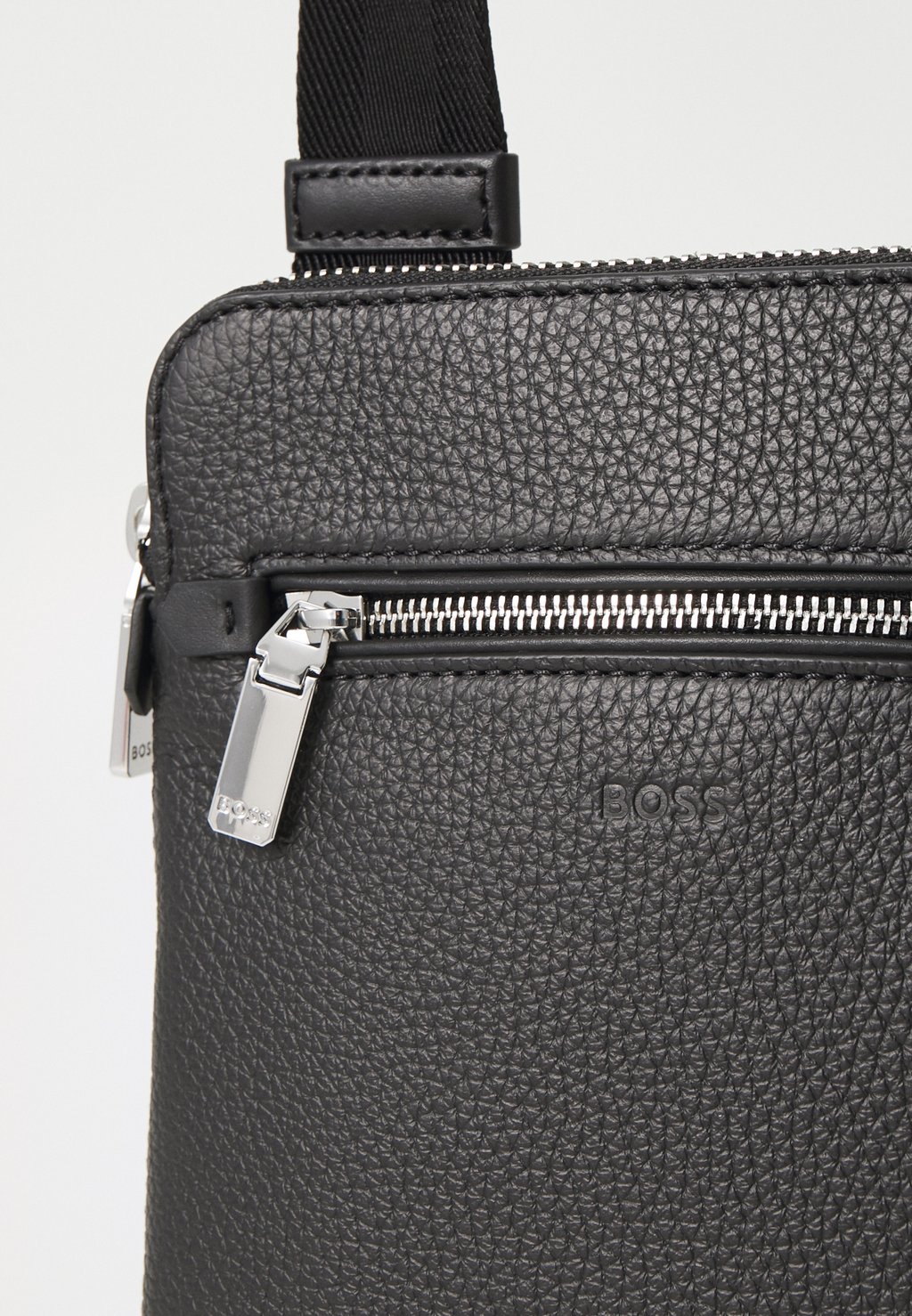 Сумка через плечо NEW CROSSTOWN BOSS, черный
Сумка через плечо NEW CROSSTOWN BOSS, черный