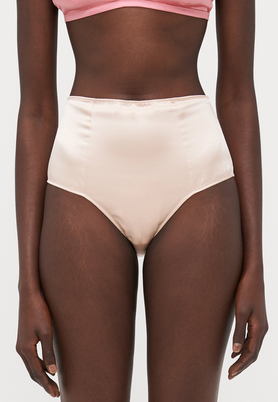 Брифы KIKI DE MONTPARNASSE TOUS LES JOURS HIGH WAIST, Nude
Брифы KIKI DE MONTPARNASSE TOUS LES JOURS HIGH WAIST, Nude