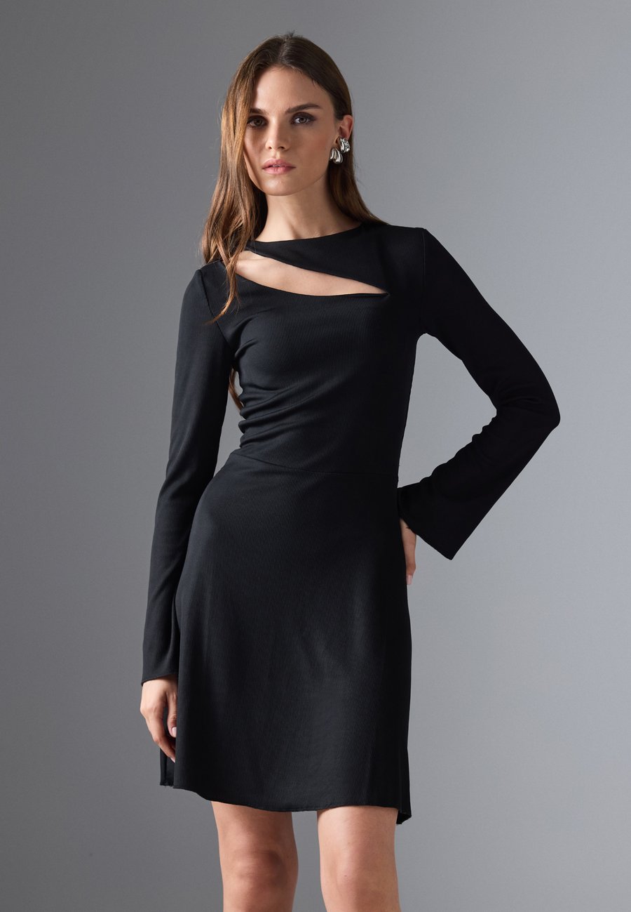 Платье Even&Odd Day dress, Black
Платье Even&Odd Day dress, Black