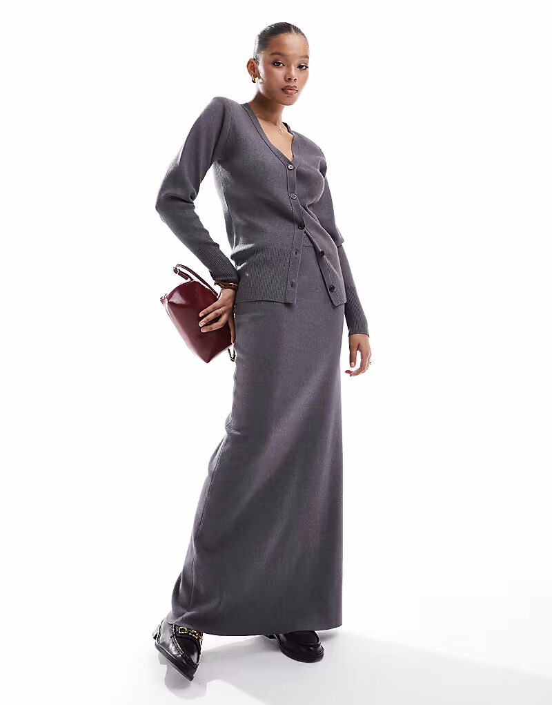 Юбка макси из трикотажа в рубчик Pretty Lavish, темно-серый
Юбка макси из трикотажа в рубчик Pretty Lavish, темно-серый