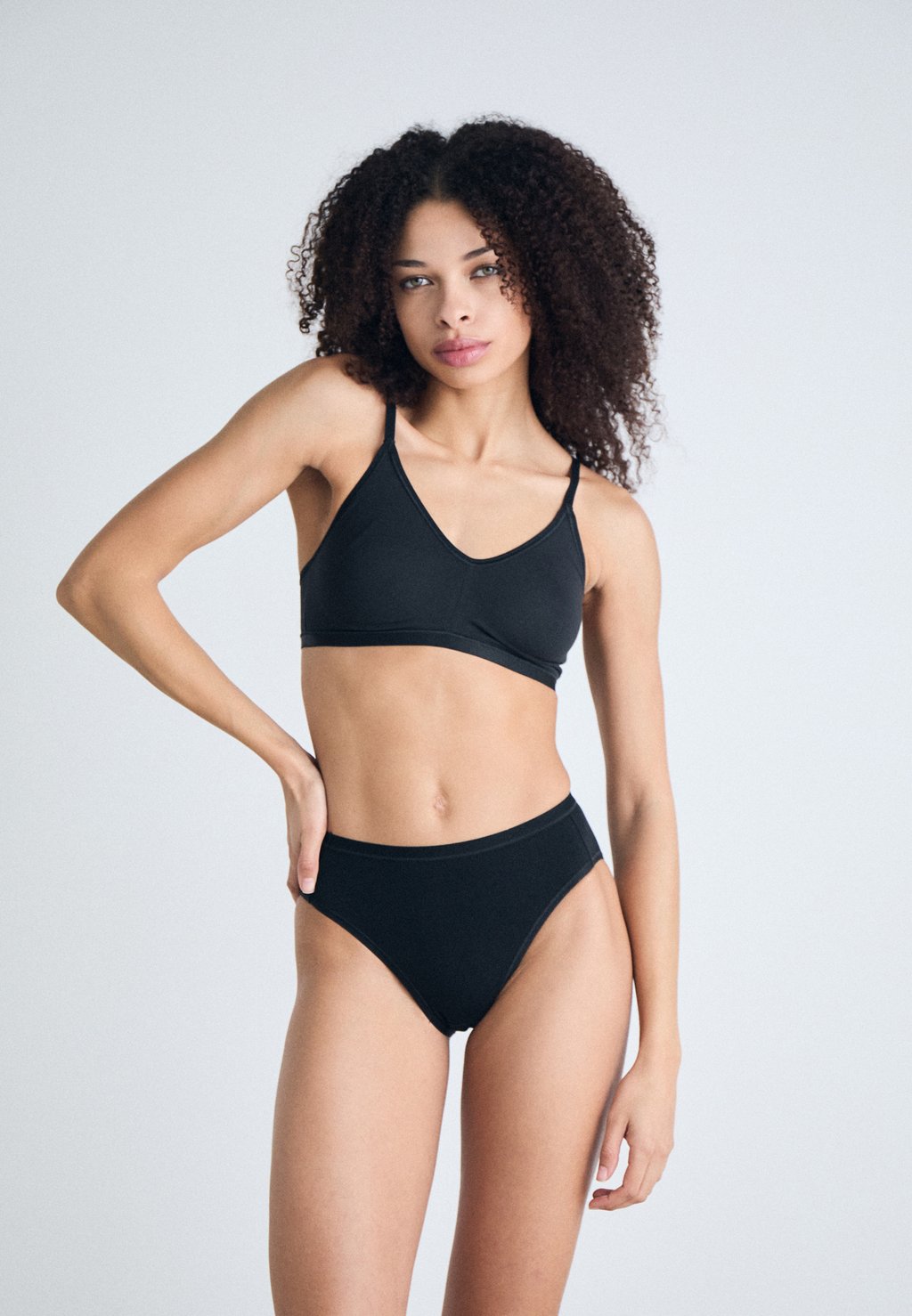 Трусы GO DAILY TAI 3 PACK Sloggi, черный
Трусы GO DAILY TAI 3 PACK Sloggi, черный