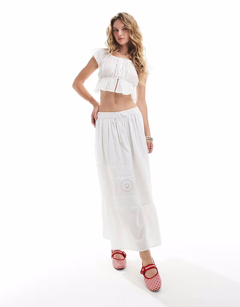 Юбка макси Brave Soul Tiered с вышивкой белого цвета
Юбка макси Brave Soul Tiered с вышивкой белого цвета