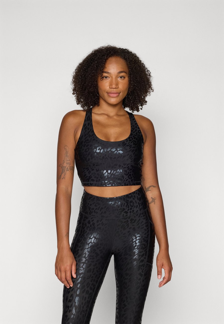 Бюстгальтер DKNY RACERBACK LONG LINE BRA, Night Cat Black/Black
Бюстгальтер DKNY RACERBACK LONG LINE BRA, Night Cat Black/Black