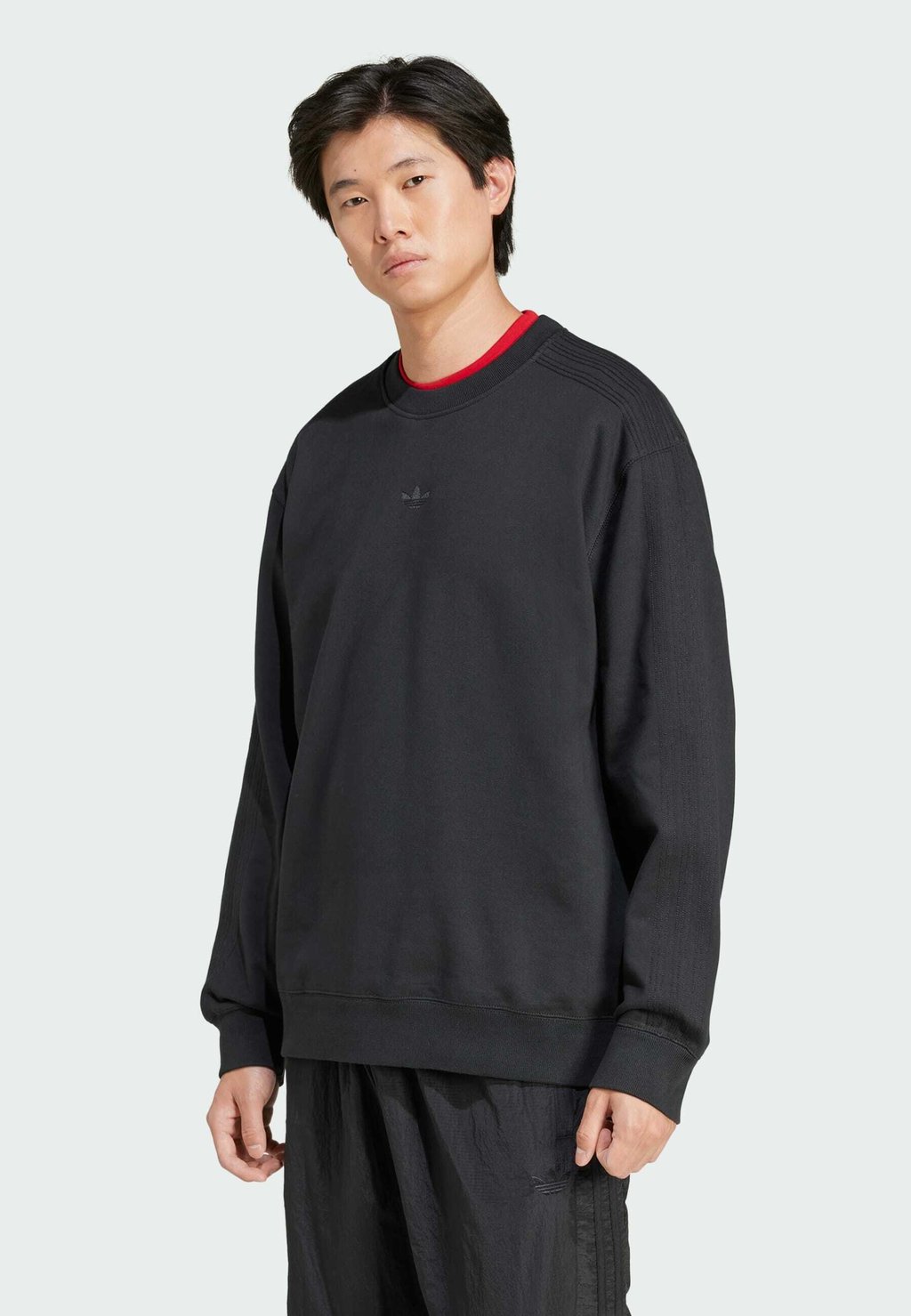 Толстовка CREW Adidas Originals, черный 
Толстовка CREW Adidas Originals, черный