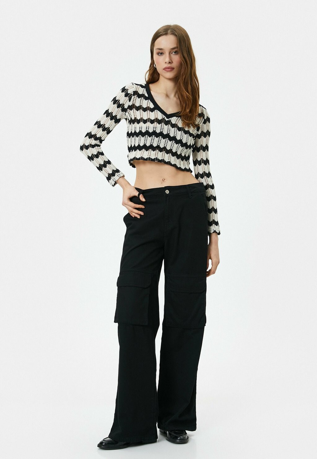 Джемпер V NECK CROP Koton, черный
Джемпер V NECK CROP Koton, черный