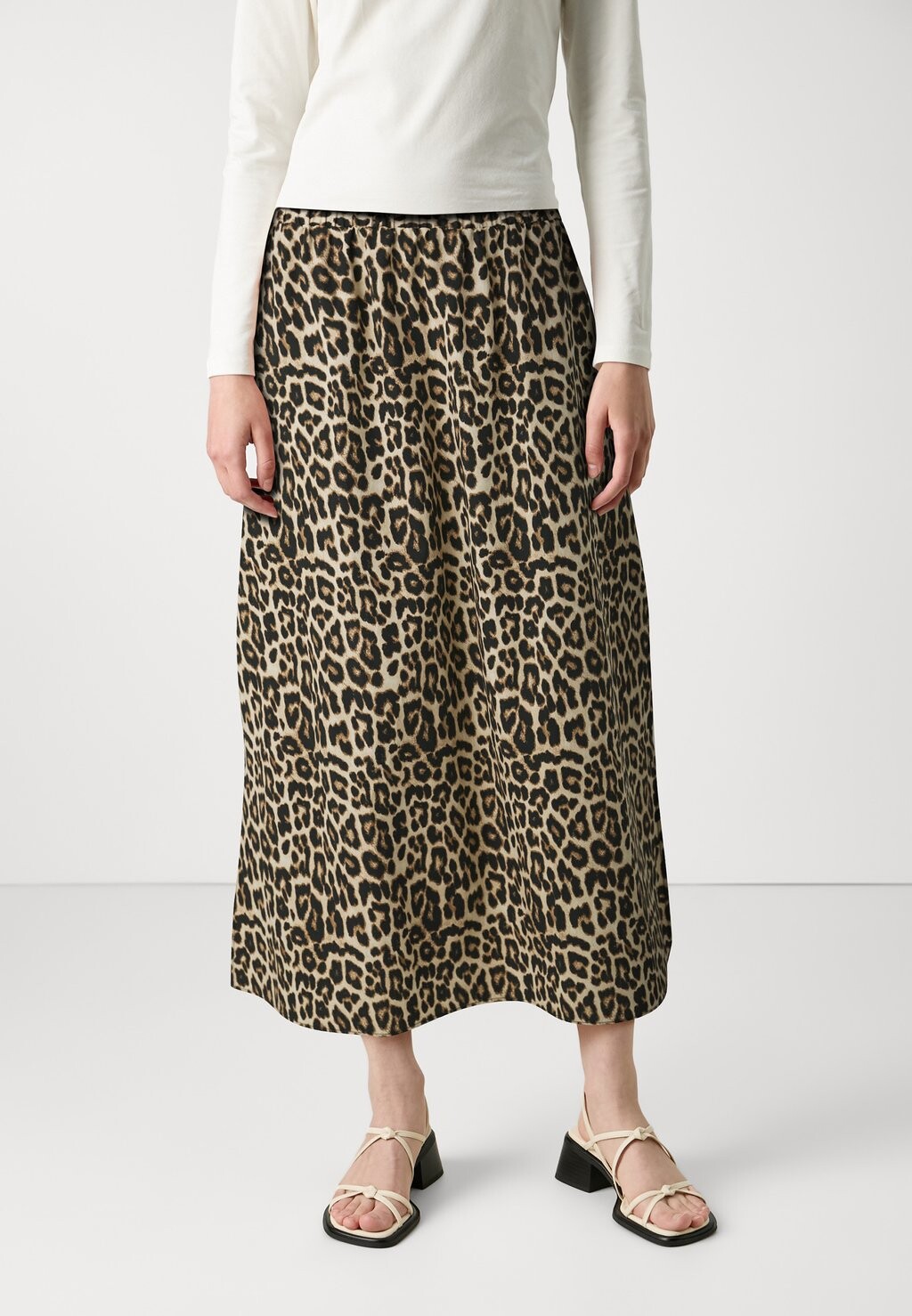 Широкая юбка в сборку ONLCLARA MIDI SKIRT ONLY, черный 
Широкая юбка в сборку ONLCLARA MIDI SKIRT ONLY, черный