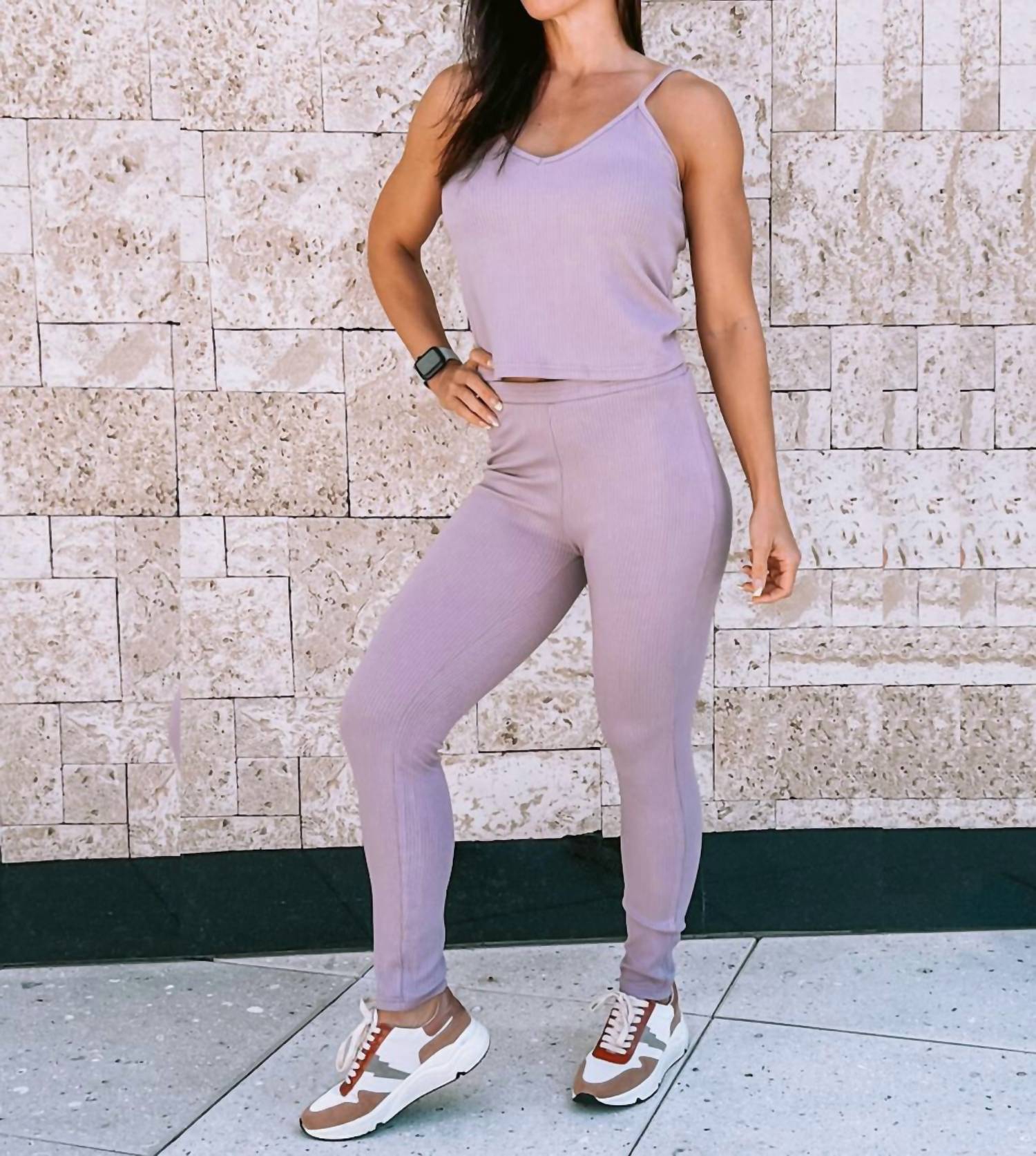 Рифленый комплект топ и брюки в цвете мов Listicle, лиловый
Рифленый комплект топ и брюки в цвете мов Listicle, лиловый