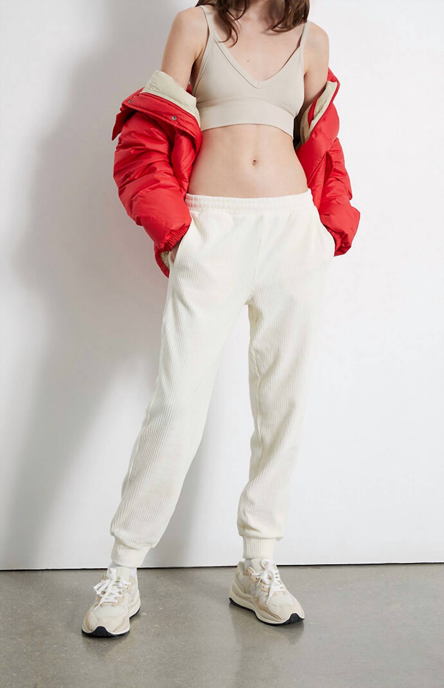 Женские вельветовые джоггеры цвета меловой белизны Champion 
Женские вельветовые джоггеры цвета меловой белизны Champion